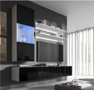 Móvel de parede preto e branco com televisão e iluminação azul em sala moderna