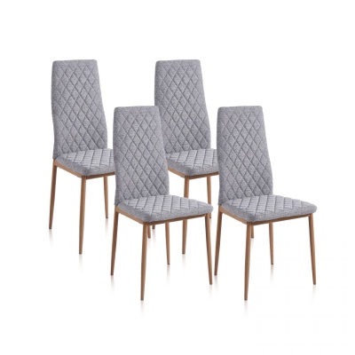 Conjunto de quatro cadeiras cinzentas com pernas em madeira clara