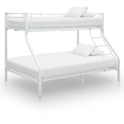 Cama beliche metálica branca com colchões e almofadas brancas em fundo branco