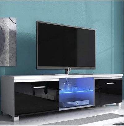 Móvel de TV moderno em branco e preto com iluminação azul e televisão em cima