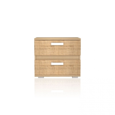 Mesa de cabeceira com dois gavetões de madeira clara e puxadores brancos