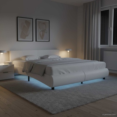 Quarto moderno com cama estofada branca, criado-mudo, candeeiros, quadros na parede e tapete cinzento