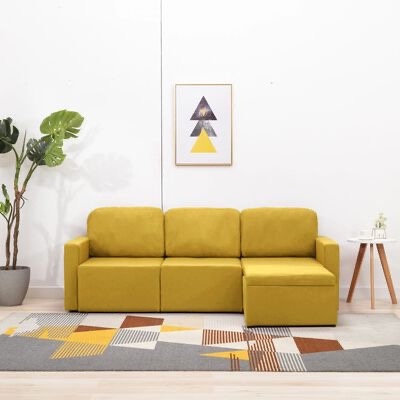 Sofá amarelo modular com chaise longue e decoração minimalista em sala branca