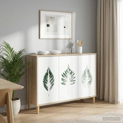 Aparador com decoração de folhas verdes, planta e cortinas numa sala