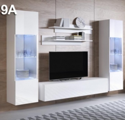 Móvel de sala branco com iluminação azul e televisão