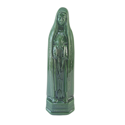 Estátua verde esmaltada da Virgem de Fátima com rosário e base com inscrições