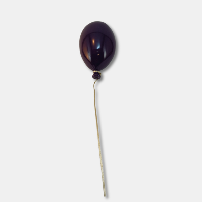 Balão roxo em formato de uva com string
