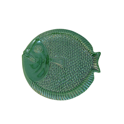 Prato decorativo verde de cerâmica em forma de peixe com relevo
