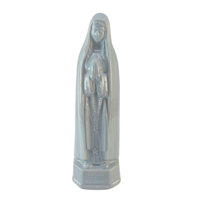 Estátua de Nossa Senhora de Fátima em cerâmica cinza com terço, base inscrita FATIMA PORTUGAL