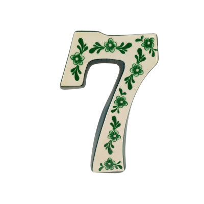 Número 7 de cerâmica com flores verdes