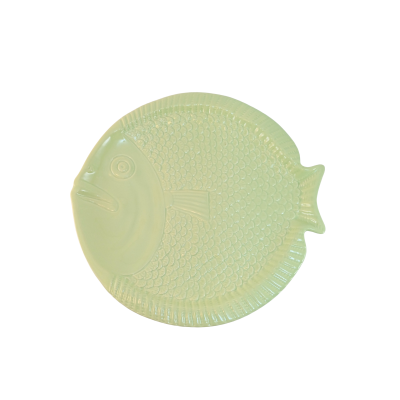 Prato verde claro em forma de peixe com textura em relevo