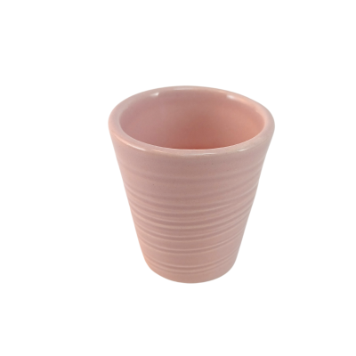 Copo rosa pequeno em cerâmica com textura