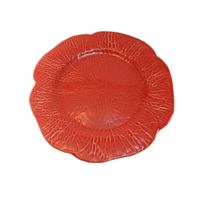 Prato vermelho em forma de flor com textura detalhada