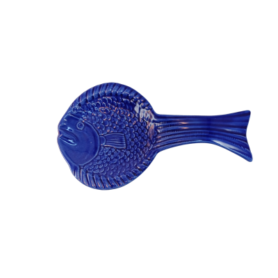 Placa decorativa azul em forma de peixe