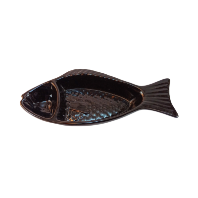 Prato cerâmica preta formato peixe com textura de escamas