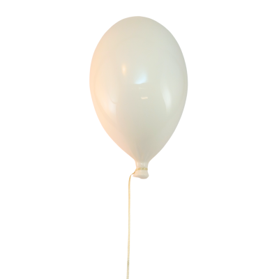 Balão branco de látex com corda pendurada