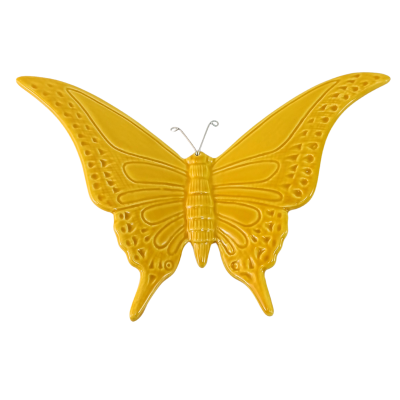 Escultura decorativa amarela em forma de borboleta em cerâmica