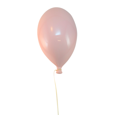 Balão cor-de-rosa amarrado a fita branca