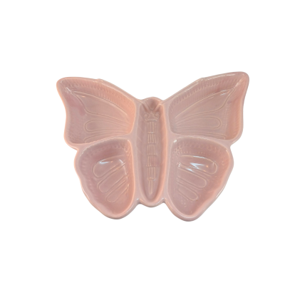 Prato cerâmico rosa em forma de borboleta com relevo