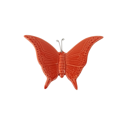 Escultura decorativa borboleta cor de laranja com antenas metálicas