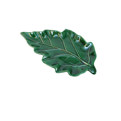 Prato decorativo em forma de folha verde