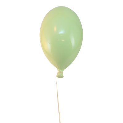 Balão verde esverdeado com cordão num fundo branco