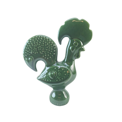 Figura cerâmica verde do Galo de Barcelos com base escrita PORTUGAL