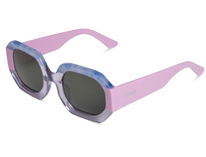 Óculos de sol lilás e azul com lentes quadradas escuras.