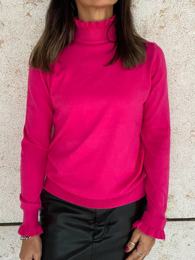Camisola rosa vibrante com gola e punhos frisados
