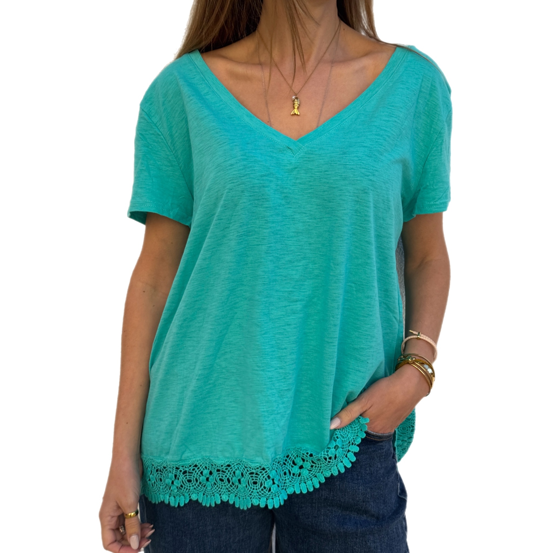 Camisola feminina azul turquesa com decote em V e acabamento em renda na bainha