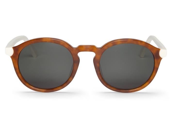 Óculos de sol com armação tartaruga castanha e hastes brancas