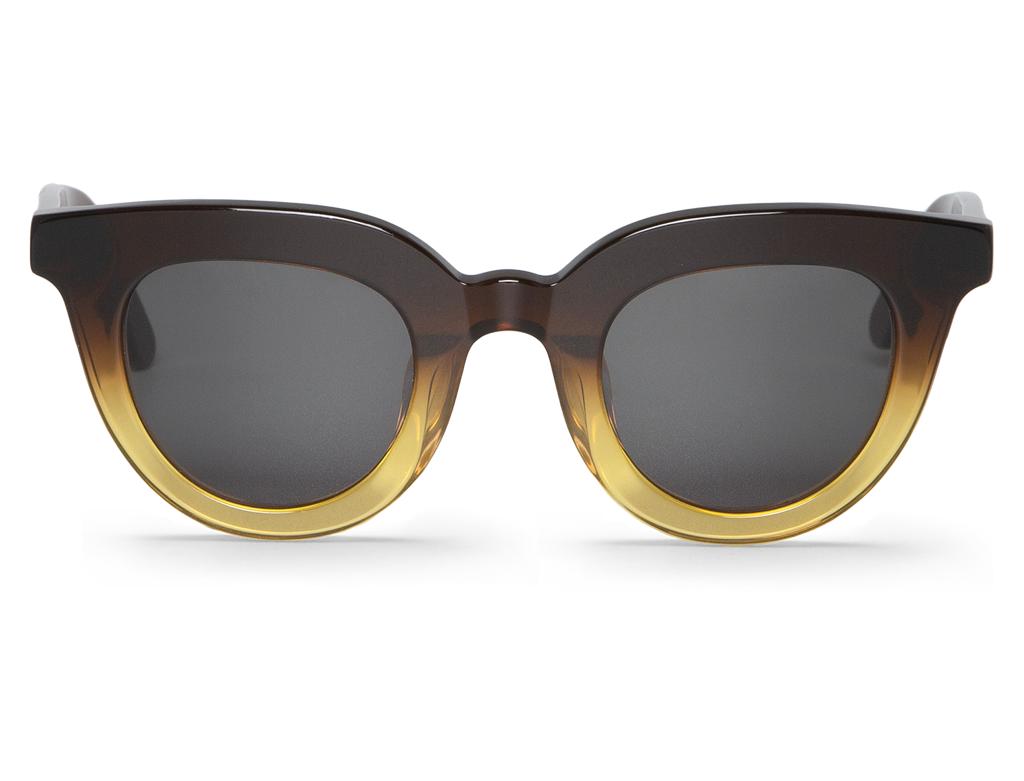 Óculos de sol com armação castanho e amarelo, lentes escuras