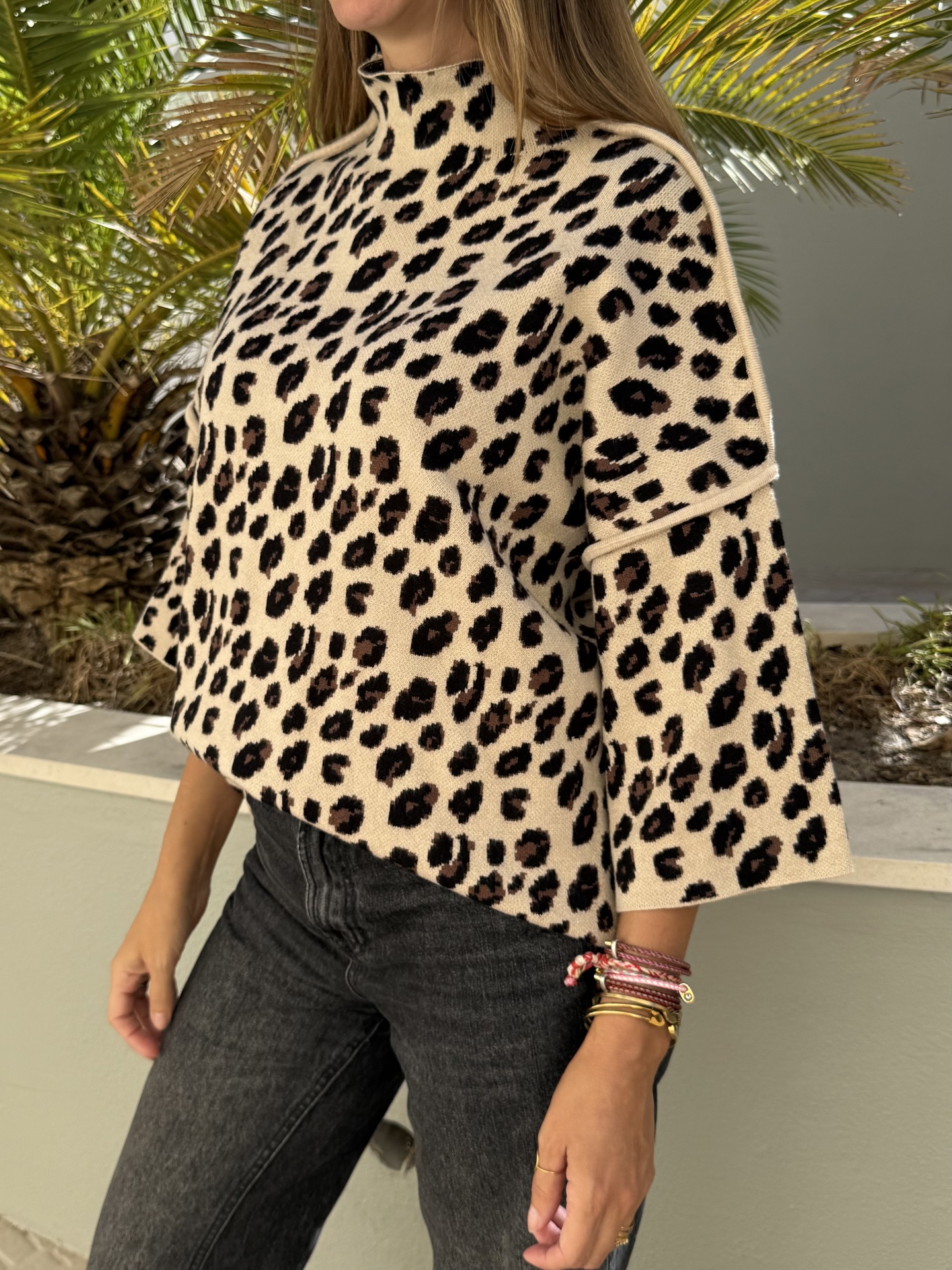 Camisola com padrão animal print e gola alta