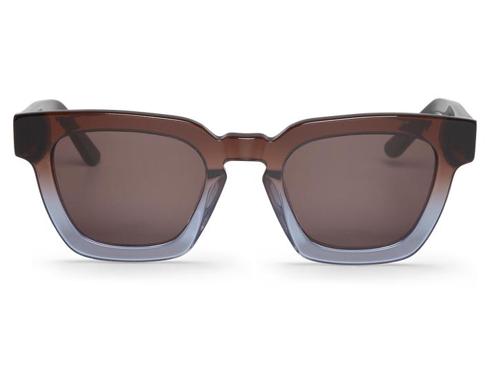 Óculos de sol com armação castanha e azul, lentes castanhas escuras