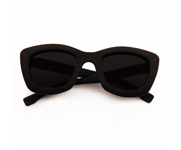 Óculos de sol pretos com armação grossa quadrada