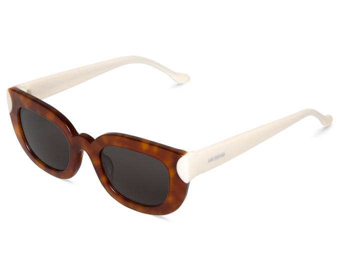 Óculos de sol com armação castanha padrão tartaruga e hastes brancas