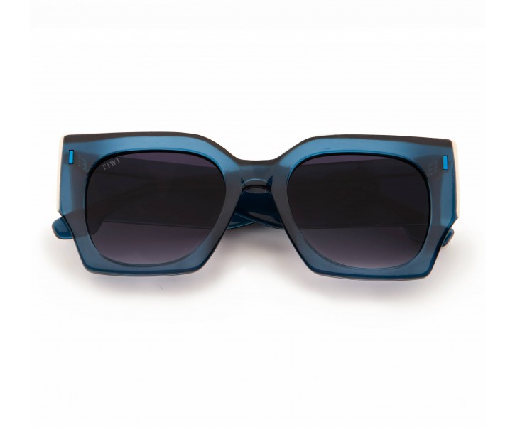 Óculos de sol com armação quadrada azul com lentes escuras