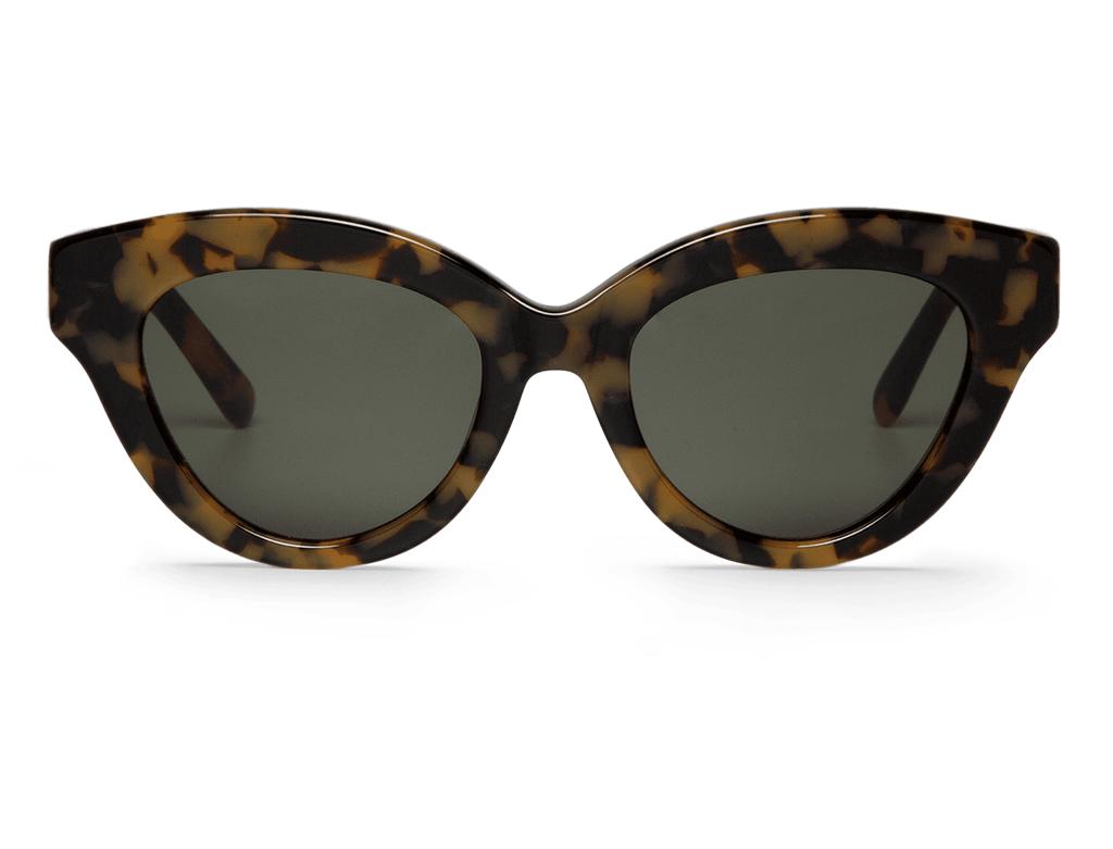 Óculos de sol estilo gatinho com armação padrão tartaruga e lentes escuras