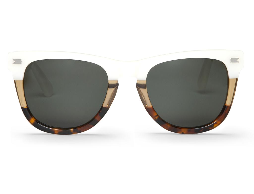 Óculos de sol com armação tricolor e lentes escuras