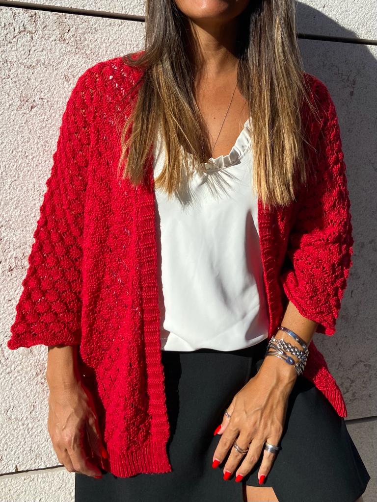 Cardigan vermelho de malha com padrão texturizado e mangas 3/4