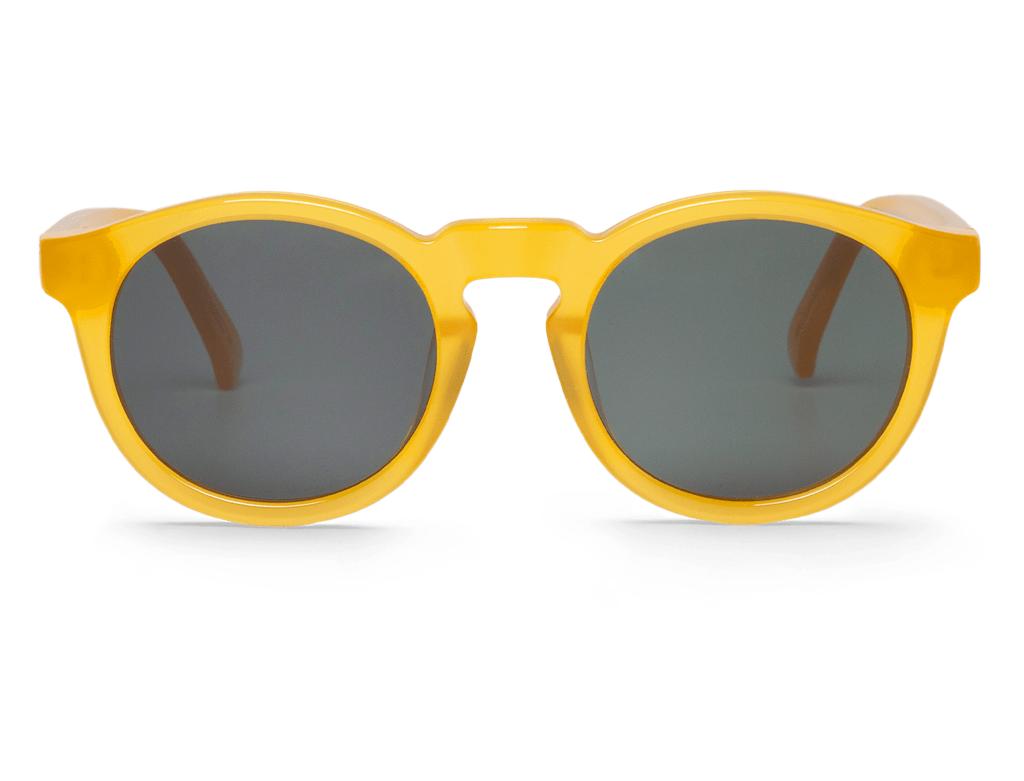 Óculos de sol amarelos com lentes escuras