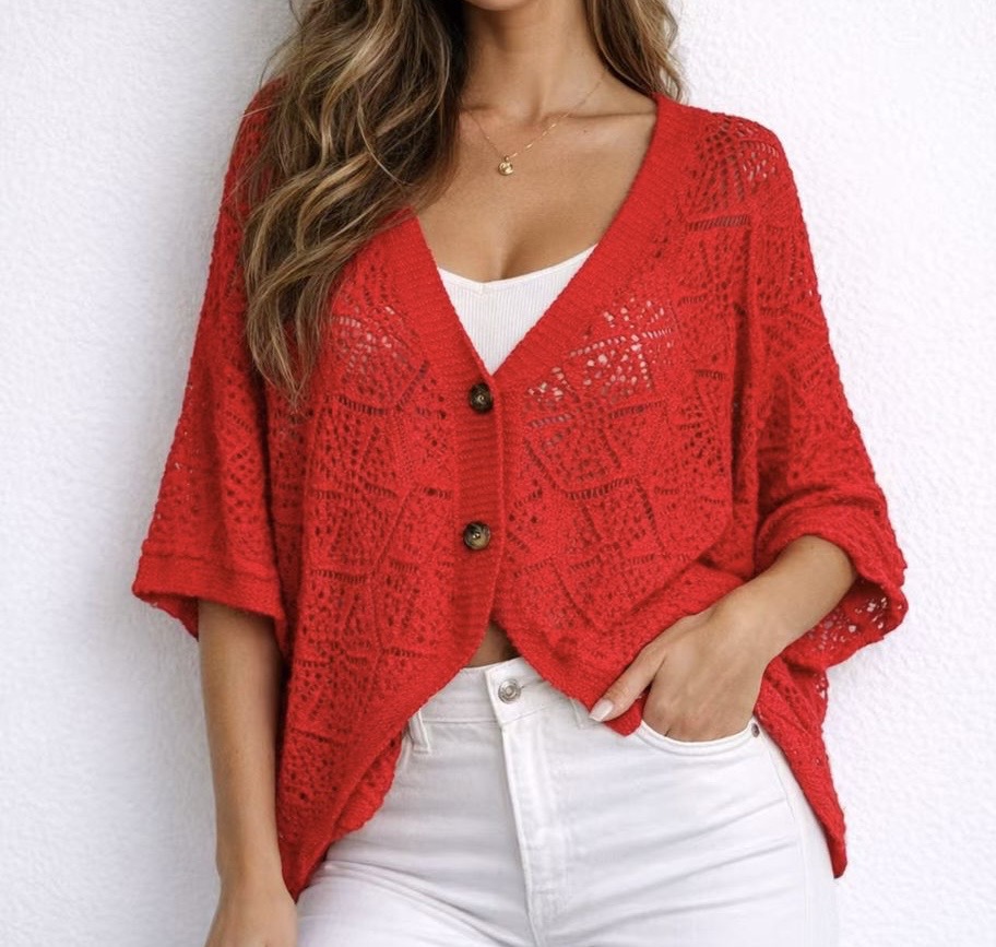 Cardigan vermelho de malha aberta com botões e manga curta