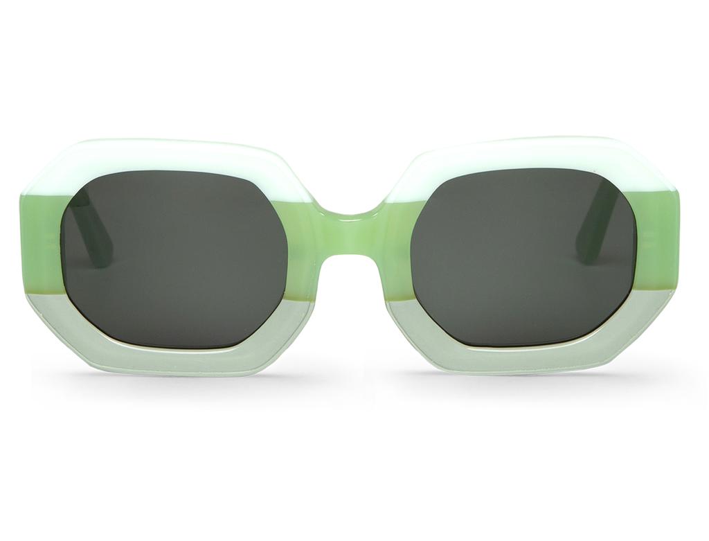 Óculos de sol com armação hexagonal verde e branca e lentes escuras