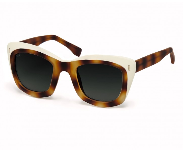 Óculos de sol em padrão tartaruga com lentes escuras