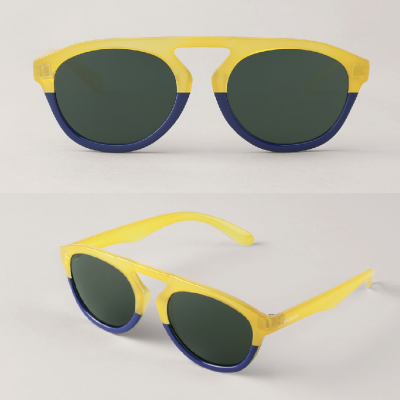 Óculos de sol amarelos e azuis com lentes escuras vistos de frente e de lado