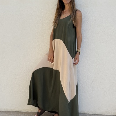 Vestido comprido color block verde-oliva e bege