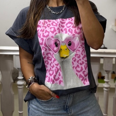 T-shirt cinzenta com estampa de pato com óculos de coração cor-de-rosa e padrão animal print