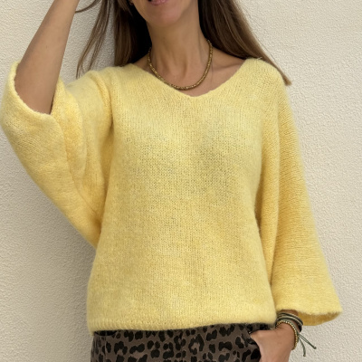Camisola amarela de malha com decote em V e mangas largas