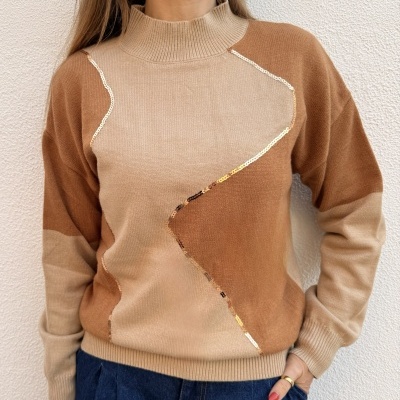 Camisola de malha bege e castanha com detalhes em lantejoulas douradas