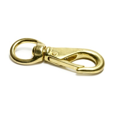 Mosquetão metálico dourado com fecho de mola